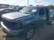 2011 Chevrolet Silverado 1500 LT z VIN 1GCRCSE02BZ369587, wystawiony jako IAAI lot #43397991 z przebiegiem 188 105 mil mil oraz . Historia ofert i sprzedaży dostępna na DreamBid. Obrazek 2.