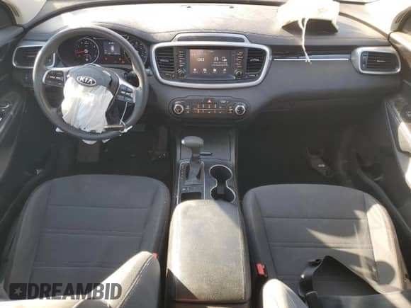 2019 Kia Sorento L z VIN 5XYPG4A36KG450601, wystawiony jako Copart lot #86319815 z przebiegiem 135 512 mil mil oraz Szkoda całkowita • Salvage title. Historia ofert i sprzedaży dostępna na DreamBid. Obrazek 8.