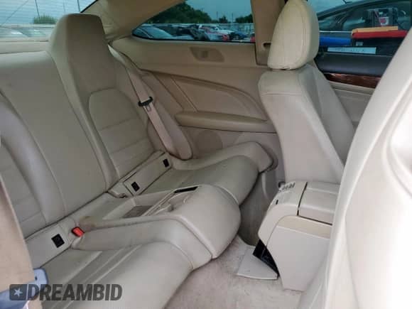 2012 Mercedes-Benz C 350 z VIN WDDGJ5HB5CF819396, wystawiony jako Copart lot #58517885 z przebiegiem 121 025 mil mil oraz Szkoda całkowita • Salvage title. Historia ofert i sprzedaży dostępna na DreamBid. Obrazek 10.