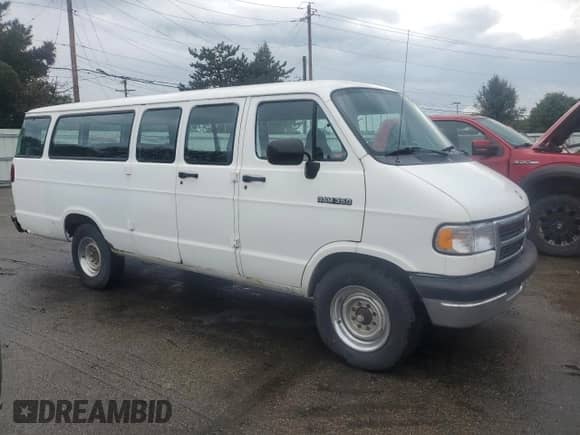 1994 Dodge Passenger with VIN 2B5WB35Y2RK163161, listed as a Copart auction lot 81802175 with 67,407 mi miles and Salvage title. Bid and sale history available at DreamBid. Image 4.