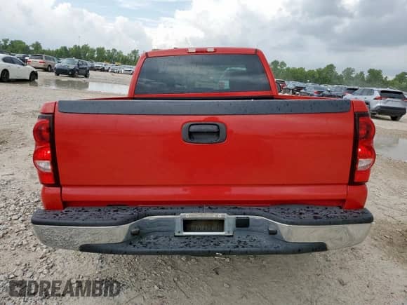2005 Chevrolet Silverado 1500 z VIN 1GCEC14X45Z352690, wystawiony jako Copart lot #63140875 z przebiegiem 105 293 mil mil oraz Szkoda całkowita • Salvage title. Historia ofert i sprzedaży dostępna na DreamBid. Obrazek 6.
