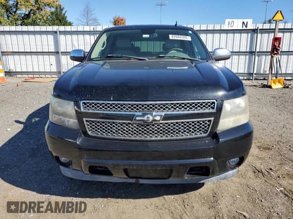 2008 Chevrolet Suburban 3LT with VIN 3GNFK16398G177110, listed as a Copart auction lot 82604595 with 268,924 mi miles and Clean title. Bid and sale history available at DreamBid. Image 5.