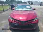 2020 Toyota Camry LE z VIN 4T1C11AKXLU910439, wystawiony jako IAAI lot #42723450 z przebiegiem Nie podano mil oraz . Historia ofert i sprzedaży dostępna na DreamBid. Obrazek 12.