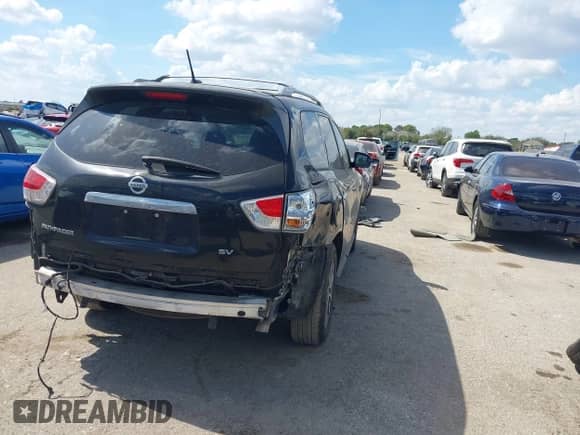 2014 Nissan Pathfinder S with VIN 5N1AR2MN0EC674081, listed as a IAAI auction lot 43403625 with 82,058 mi miles and . Bid and sale history available at DreamBid. Image 4.