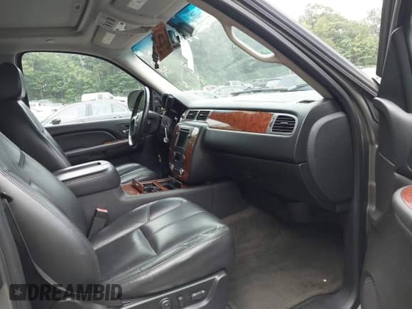 2008 Chevrolet Suburban LTZ с VIN 3GNFK16358G118958, выставлен на аукционе IAAI как лот 42622511 с пробегом 209 892 миль миль и . История ставок и продаж доступна на DreamBid. Изображение 5.