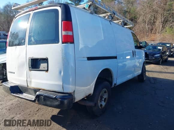 2008 Chevrolet City Express Cargo с VIN 1GCHG35K781152177, выставлен на аукционе IAAI как лот 41070619 с пробегом Не указан миль и . История ставок и продаж доступна на DreamBid. Изображение 4.