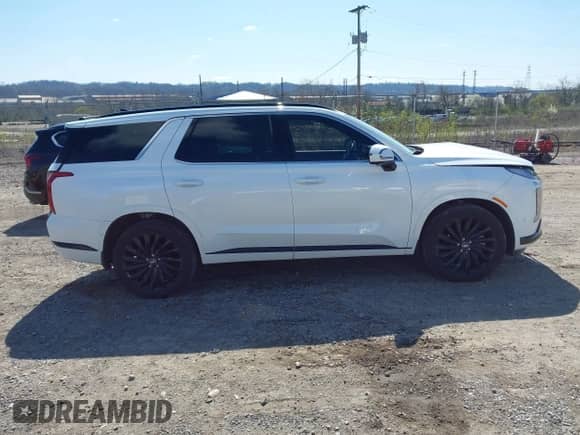 2024 Hyundai Palisade Calligraphy z VIN KM8R7DGE5RU749552, wystawiony jako IAAI lot #41999757 z przebiegiem 14 598 mil mil oraz . Historia ofert i sprzedaży dostępna na DreamBid. Obrazek 13.