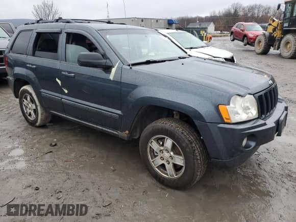 2007 Jeep Grand Cherokee Laredo с VIN 1J8GR48K57C646153, выставлен на аукционе Copart как лот 48402325 с пробегом 258 317 миль миль и Списание • Salvage title. История ставок и продаж доступна на DreamBid. Изображение 4.