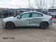 2018 Volvo S60 Dynamic с VIN YV140MTL2J2451669, выставлен на аукционе IAAI как лот 41826884 с пробегом Не указан миль и . История ставок и продаж доступна на DreamBid. Изображение 13.