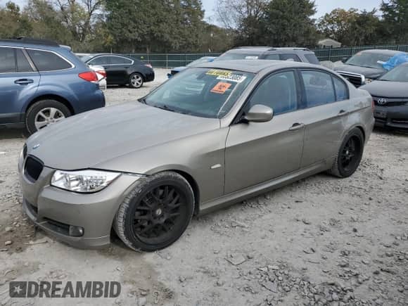 2009 BMW 3 Series 328i с VIN WBAPH77539NM27137, выставлен на аукционе Copart как лот 86623085 с пробегом 151 175 миль миль и Списание • Salvage title. История ставок и продаж доступна на DreamBid. Изображение 1.