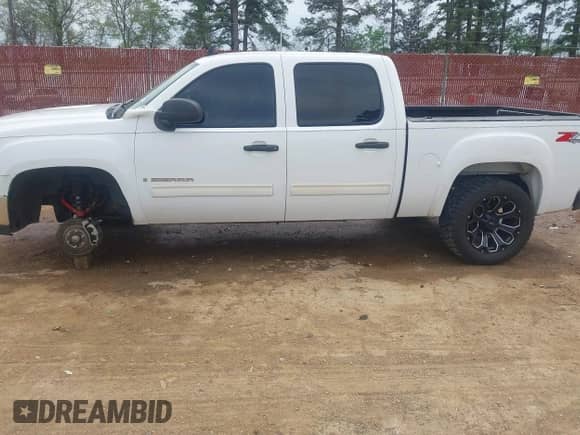 2008 GMC Sierra 1500 SLE1 with VIN 3GTEK13J88G219578, listed as a IAAI auction lot 41899513 with 197,689 mi miles and . Bid and sale history available at DreamBid. Image 15.