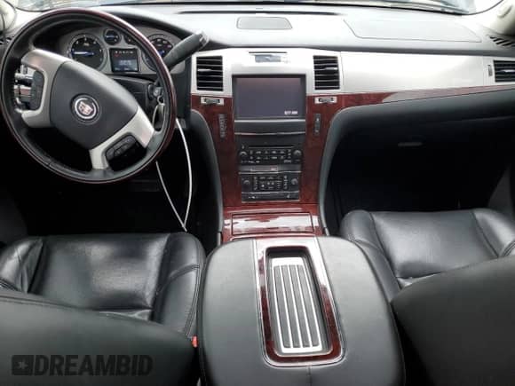 2013 Cadillac Escalade Premium z VIN 1GYS4CEF8DR157721, wystawiony jako Copart lot #56548645 z przebiegiem 102 510 mil mil oraz Szkoda całkowita • Salvage title. Historia ofert i sprzedaży dostępna na DreamBid. Obrazek 8.