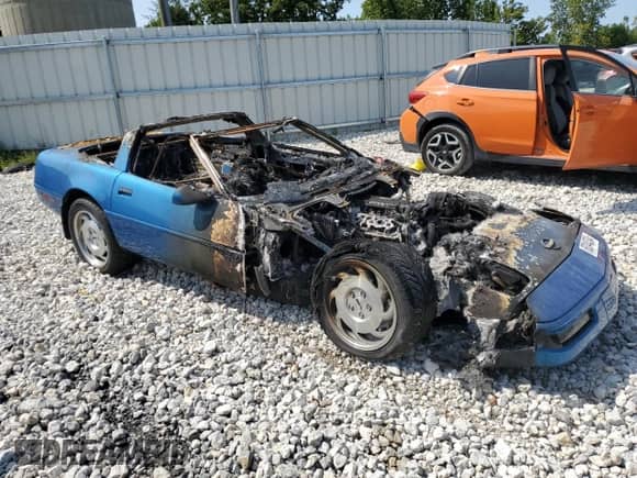 1993 Chevrolet Corvette with VIN 1G1YY23P6P5104627, listed as a Copart auction lot 68244334 with Not provided miles and Clean title. Bid and sale history available at DreamBid. Image 4.