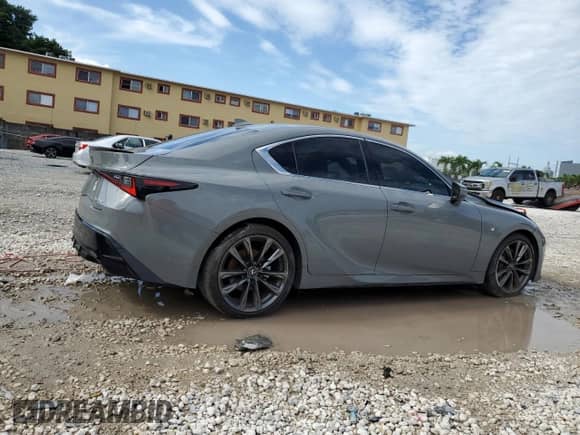 2024 Lexus IS 350 F Sport z VIN JTHGZ1B2XR5076820, wystawiony jako Copart lot #70474665 z przebiegiem 23 126 mil mil oraz Nie do naprawy • Non repairable. Historia ofert i sprzedaży dostępna na DreamBid. Obrazek 3.
