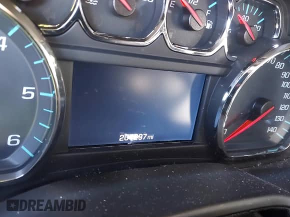 2019 Chevrolet Suburban Premier with VIN 1GNSKJKJ3KR330784, listed as a IAAI auction lot 43423030 with 204,797 mi miles and . Bid and sale history available at DreamBid. Image 7.
