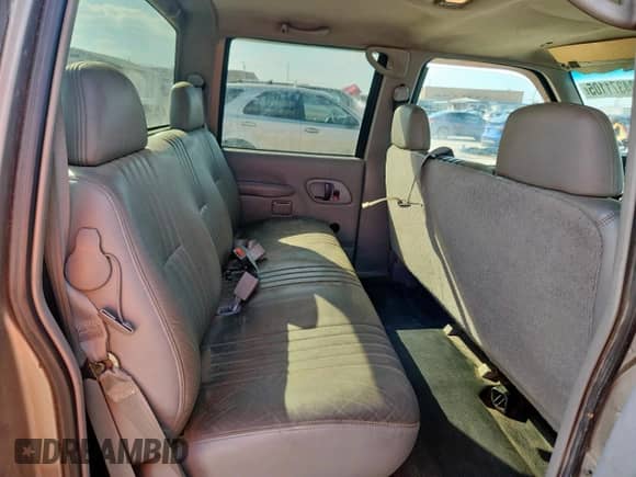 1999 Chevrolet Silverado 3500 с VIN 1GCGC33RXXF058867, выставлен на аукционе Copart как лот 84371105 с пробегом 184 118 миль миль и Списание • Salvage title. История ставок и продаж доступна на DreamBid. Изображение 10.