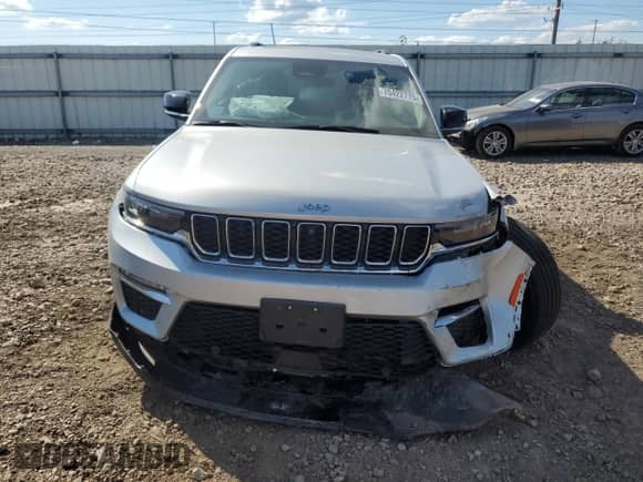 2022 Jeep Grand Cherokee with VIN 1C4RJYB6XN8758988, listed as a Copart auction lot 70422775 with 28,781 mi miles and Salvage title. Bid and sale history available at DreamBid. Image 5.