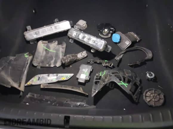 2017 BMW 5 Series 540i с VIN WBAJE5C38HG915249, выставлен на аукционе IAAI как лот 41472001 с пробегом 54 396 миль миль и . История ставок и продаж доступна на DreamBid. Изображение 18.