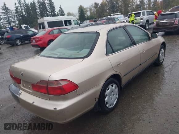 2000 Honda Accord LX с VIN 1HGCG5648YA044867, выставлен на аукционе IAAI как лот 43519453 с пробегом 193 777 миль миль и . История ставок и продаж доступна на DreamBid. Изображение 4.