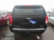 2017 Chevrolet Suburban Premier z VIN 1GNSCJKCXHR312158, wystawiony jako IAAI lot #40399105 z przebiegiem 150 560 mil mil oraz . Historia ofert i sprzedaży dostępna na DreamBid. Obrazek 16.