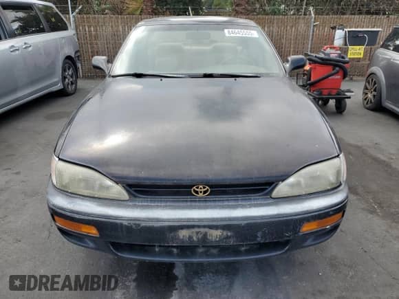 1995 Toyota Camry LE z VIN JT2SK12E6S0324261, wystawiony jako Copart lot #84645555 z przebiegiem 237 492 mil mil oraz Czysty tytuł • Clean title. Historia ofert i sprzedaży dostępna na DreamBid. Obrazek 5.