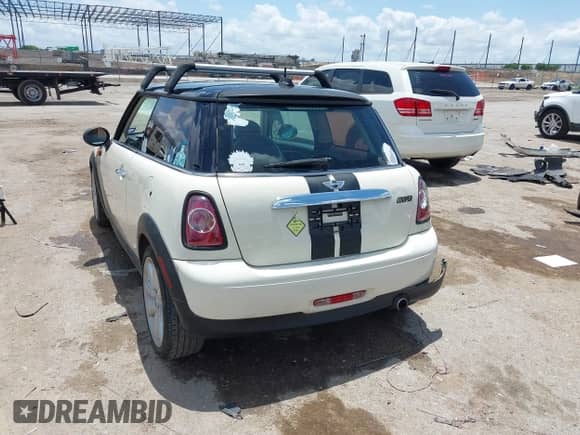 2011 MINI Hardtop with VIN WMWSU3C56BT093448, listed as a IAAI auction lot 42355986 with 175,231 mi miles and . Bid and sale history available at DreamBid. Image 3.