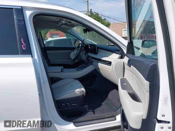 2024 Hyundai Palisade Calligraphy z VIN KM8R7DGE8RU797577, wystawiony jako IAAI lot #43010030 z przebiegiem 30 581 mil mil oraz . Historia ofert i sprzedaży dostępna na DreamBid. Obrazek 5.