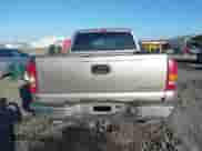 1999 Chevrolet Silverado 2500 LS z VIN 1GCGK29U8XZ172602, wystawiony jako IAAI lot #41745691 z przebiegiem 214 885 mil mil oraz . Historia ofert i sprzedaży dostępna na DreamBid. Obrazek 16.