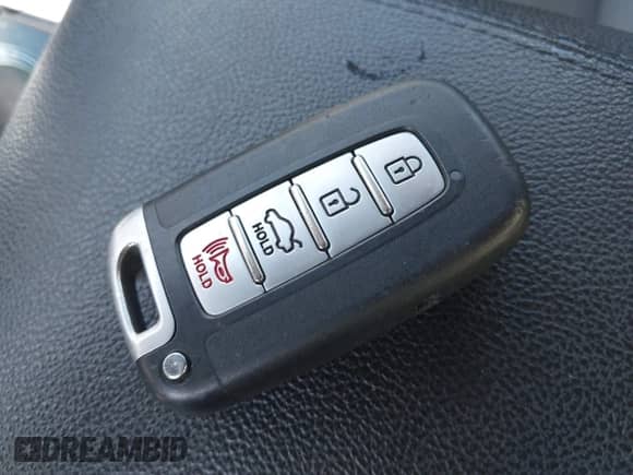 2015 Hyundai Sonata z VIN KMHEC4A41FA133211, wystawiony jako IAAI lot #42317135 z przebiegiem 86 115 mil mil oraz . Historia ofert i sprzedaży dostępna na DreamBid. Obrazek 11.