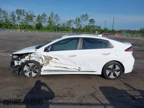 2021 Hyundai Ioniq Limited с VIN KMHC05LC4MU255129, выставлен на аукционе IAAI как лот 42543083 с пробегом 76 074 миль миль и . История ставок и продаж доступна на DreamBid. Изображение 14.