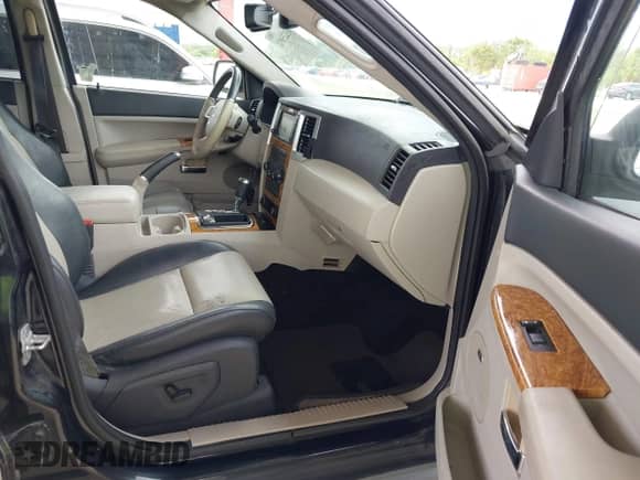 2008 Jeep Grand Cherokee Limited with VIN 1J8HR58N98C221623, listed as a IAAI auction lot 43225892 with 163,684 mi miles and . Bid and sale history available at DreamBid. Image 5.