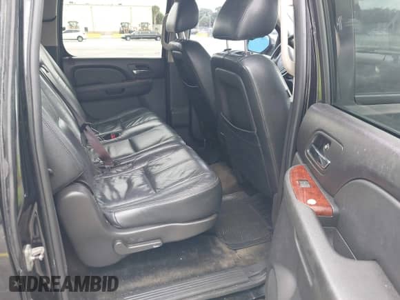2011 Chevrolet Suburban LS с VIN 1GNSCHE0XBR255235, выставлен на аукционе IAAI как лот 42913106 с пробегом 205 837 миль миль и . История ставок и продаж доступна на DreamBid. Изображение 8.