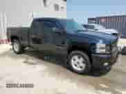 2011 Chevrolet Silverado 1500 LTZ z VIN 1GCRKTE32BZ298488, wystawiony jako Copart lot #67552975 z przebiegiem 181 146 mil mil oraz Czysty tytuł • Clean title. Historia ofert i sprzedaży dostępna na DreamBid. Obrazek 4.