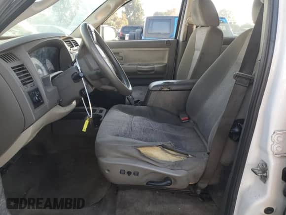 2011 Dodge Dakota с VIN 1D7RE3GP0BS602729, выставлен на аукционе Copart как лот 82971154 с пробегом 178 751 миль миль и Списание • Salvage title. История ставок и продаж доступна на DreamBid. Изображение 7.