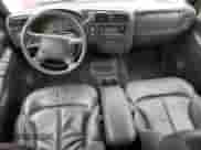 1998 Chevrolet Blazer LT z VIN 1GNDT13W1W2261382, wystawiony jako Copart lot #80436974 z przebiegiem 145 348 mil mil oraz Szkoda całkowita • Salvage title. Historia ofert i sprzedaży dostępna na DreamBid. Obrazek 8.