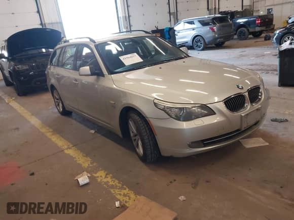 2010 BMW 5 Series 535i xDrive с VIN WBAPT7C55AC237067, выставлен на аукционе IAAI как лот 41964657 с пробегом 173 276 миль миль и . История ставок и продаж доступна на DreamBid. Изображение 1.