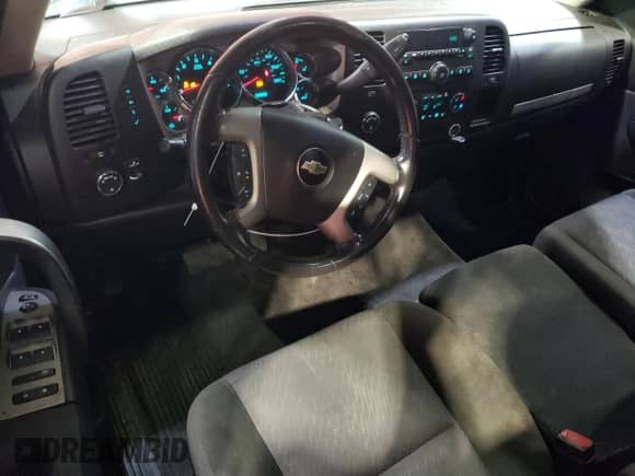 2013 Chevrolet Silverado 1500 LT with VIN 1GCRKSE77DZ397209, listed as a Copart auction lot 60983125 with 202,353 mi miles and Salvage title. Bid and sale history available at DreamBid. Image 8.