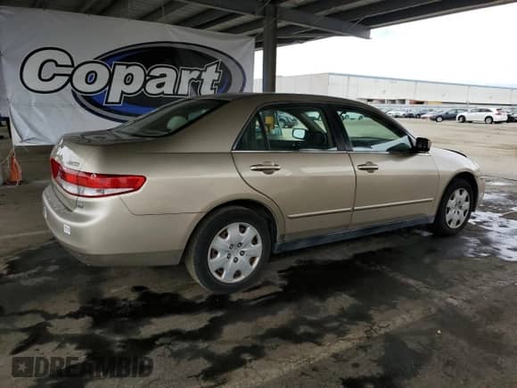 2003 Honda Accord LX с VIN 1HGCM66323A100428, выставлен на аукционе Copart как лот 65621075 с пробегом 221 315 миль миль и Списание • Salvage title. История ставок и продаж доступна на DreamBid. Изображение 3.