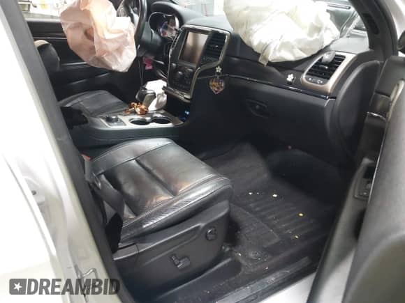 2017 Jeep Grand Cherokee Limited with VIN 1C4RJFBG4HC861354, listed as a IAAI auction lot 43308393 with 110,511 mi miles and . Bid and sale history available at DreamBid. Image 5.