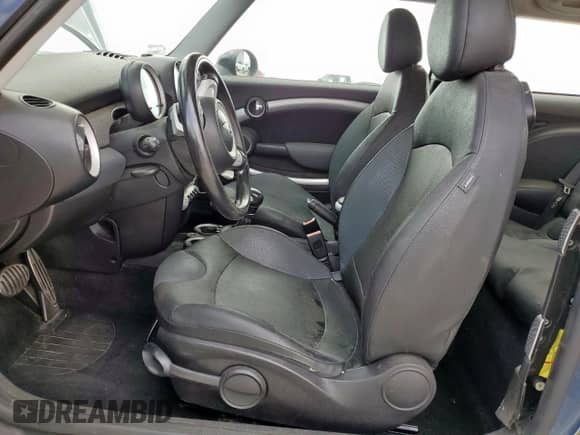 2010 MINI Hardtop S with VIN WMWMF7C51ATZ69061, listed as a Copart auction lot 60837465 with 102,506 mi miles and Salvage title. Bid and sale history available at DreamBid. Image 7.