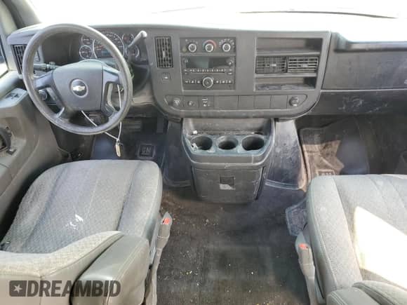 2008 Chevrolet Express Passenger с VIN 1GAHG39K581145702, выставлен на аукционе Copart как лот 71266304 с пробегом 272 138 миль миль и Списание • Salvage title. История ставок и продаж доступна на DreamBid. Изображение 8.