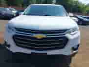 2019 Chevrolet Traverse LT Cloth z VIN 1GNEVGKW2KJ269249, wystawiony jako IAAI lot #42836941 z przebiegiem 74 886 mil mil oraz . Historia ofert i sprzedaży dostępna na DreamBid. Obrazek 12.