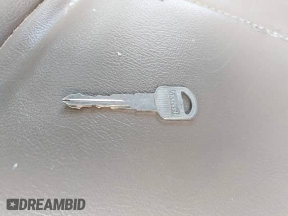 2002 Chevrolet Silverado 1500 LS с VIN 1GCEC19T32Z313476, выставлен на аукционе IAAI как лот 42474716 с пробегом 280 361 миль миль и . История ставок и продаж доступна на DreamBid. Изображение 11.