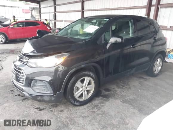 2020 Chevrolet Trax LS с VIN KL7CJKSB0LB319439, выставлен на аукционе IAAI как лот 42703115 с пробегом 101 579 миль миль и . История ставок и продаж доступна на DreamBid. Изображение 2.