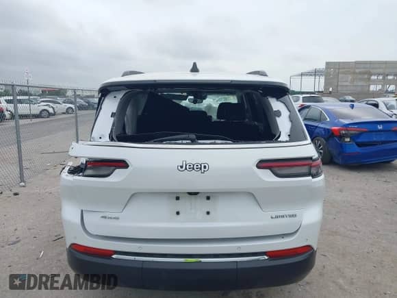 2023 Jeep Grand Cherokee Limited z VIN 1C4RJKBG8P8889099, wystawiony jako IAAI lot #42398911 z przebiegiem 27 998 mil mil oraz . Historia ofert i sprzedaży dostępna na DreamBid. Obrazek 16.