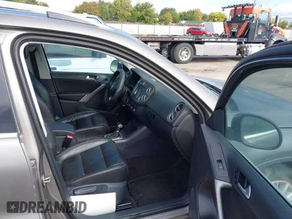 2009 Volkswagen Tiguan SE с VIN WVGBV95NX9W001231, выставлен на аукционе IAAI как лот 43352137 с пробегом 103 702 миль миль и . История ставок и продаж доступна на DreamBid. Изображение 5.