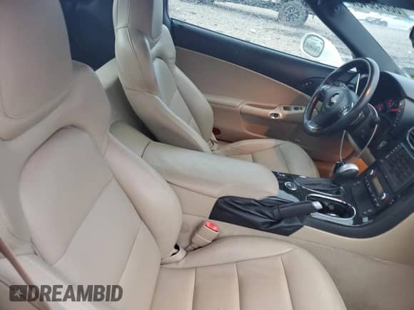 2012 Chevrolet Corvette 3LT с VIN 1G1YG2DW3C5100473, выставлен на аукционе Copart как лот 88649045 с пробегом 62 357 миль миль и Списание • Salvage title. История ставок и продаж доступна на DreamBid. Изображение 10.