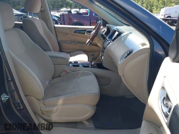 2013 Nissan Pathfinder SV with VIN 5N1AR2MM6DC603523, listed as a IAAI auction lot 43136602 with 146,797 mi miles and . Bid and sale history available at DreamBid. Image 5.