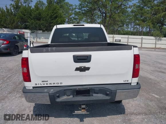 2008 Chevrolet Silverado 1500 LTZ with VIN 2GCEK13J081333454, listed as a IAAI auction lot 42399788 with 230,198 mi miles and . Bid and sale history available at DreamBid. Image 16.