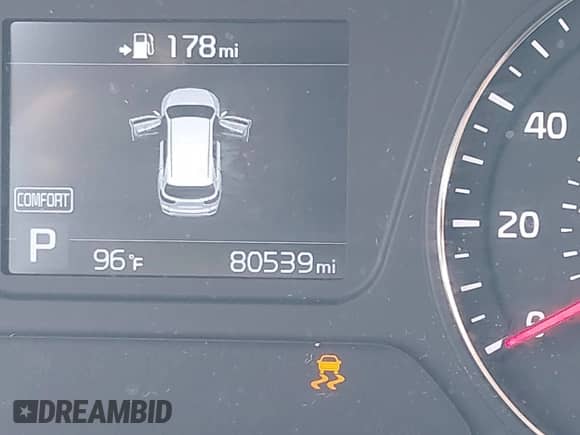 2019 Kia Sorento L z VIN 5XYPG4A39KG586690, wystawiony jako IAAI lot #42816180 z przebiegiem 80 539 mil mil oraz . Historia ofert i sprzedaży dostępna na DreamBid. Obrazek 16.